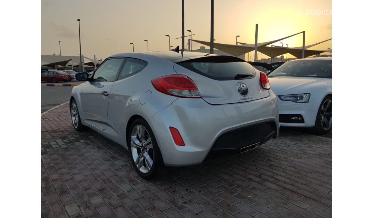 Hyundai Veloster Hyndai volesher model 2015 GCC car prefect condition full service full option low mileage panoramic