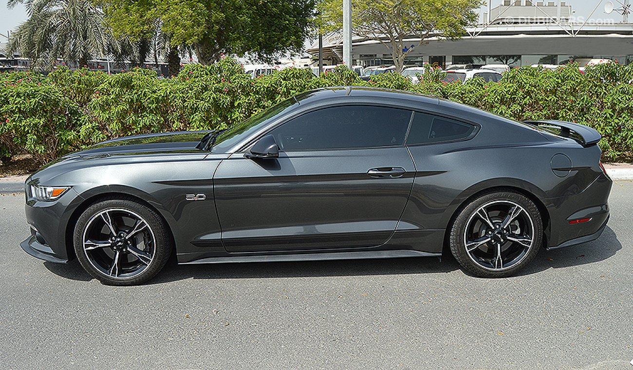 Ford Mustang GT Premium California Special, 5.0 V8 GCC Specs w/Warranty + Service til 2021 or 100K km at Al Tayer