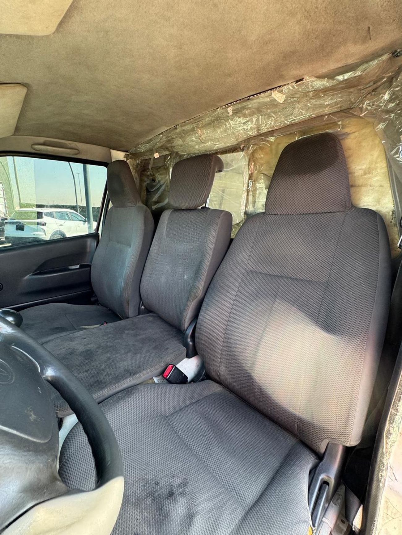 تويوتا هاياس GL - Standard Roof 2.7L