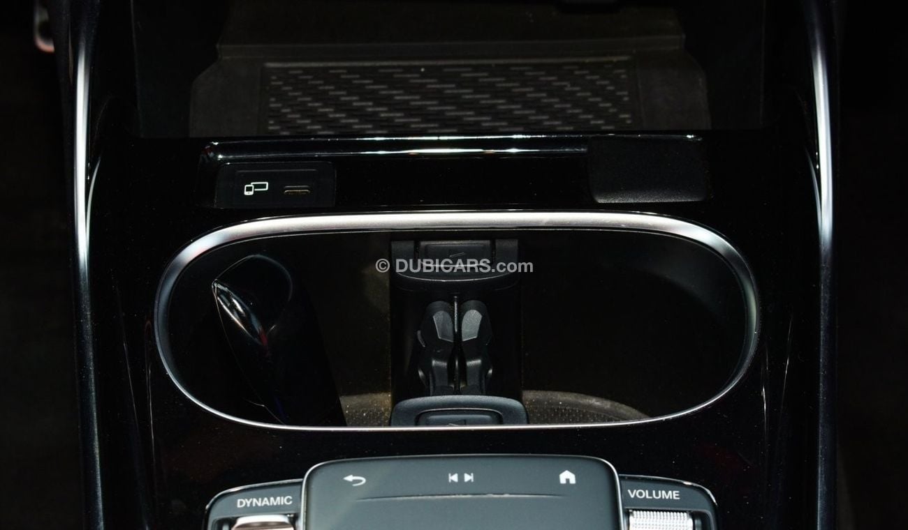 Mercedes-Benz A 35 AMG Premium Mercedes A35 AMG / 2021 / USA