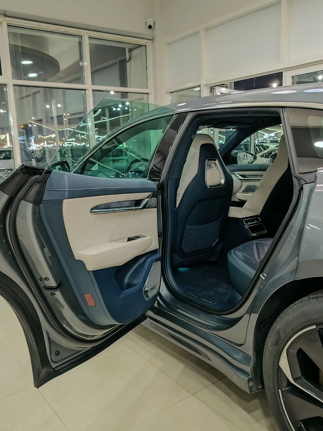Zeekr 001 AWD