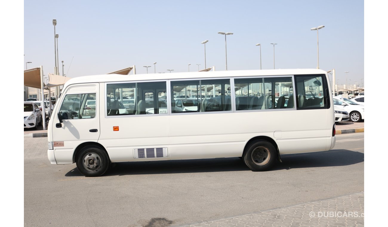 تويوتا كوستر DIESEL 30 SEATER BUS WITH GCC SPECS