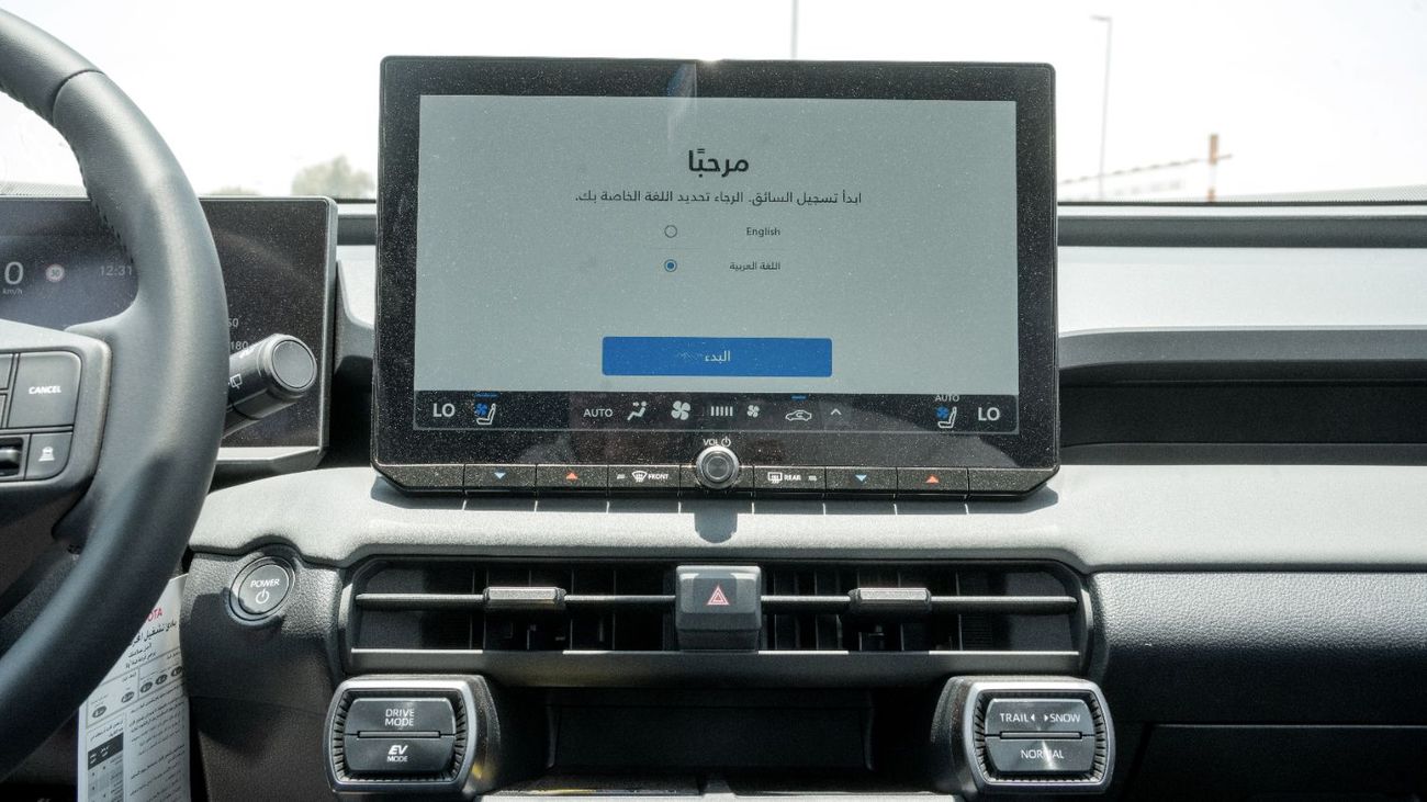 تويوتا راف ٤ 2026 Toyota Rav4 XSE 2.5L AT Hybrid (White-Black)