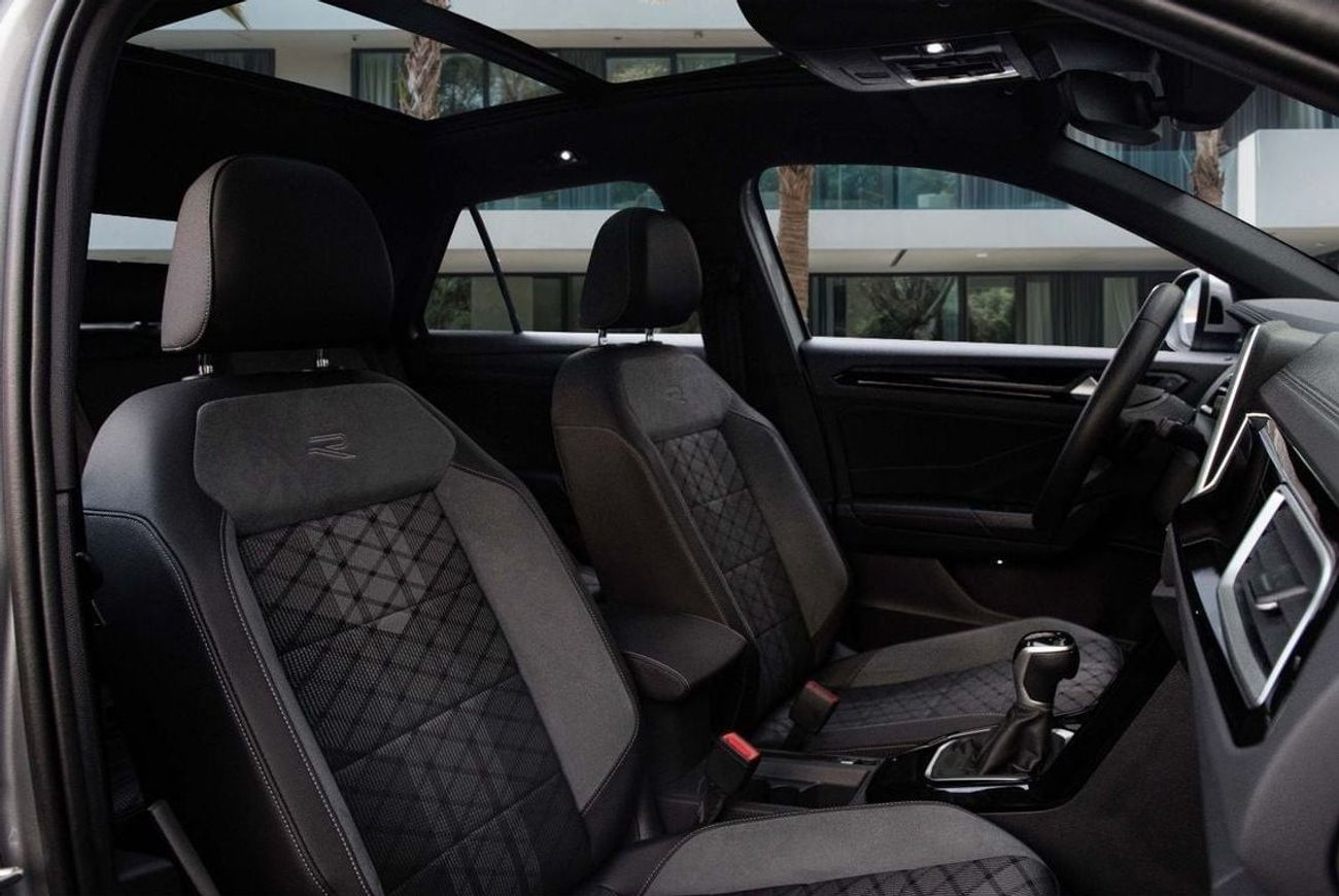 فولكس واجن T ROC R-line | 2,252 P.M  | 0% Downpayment | Agency Warranty