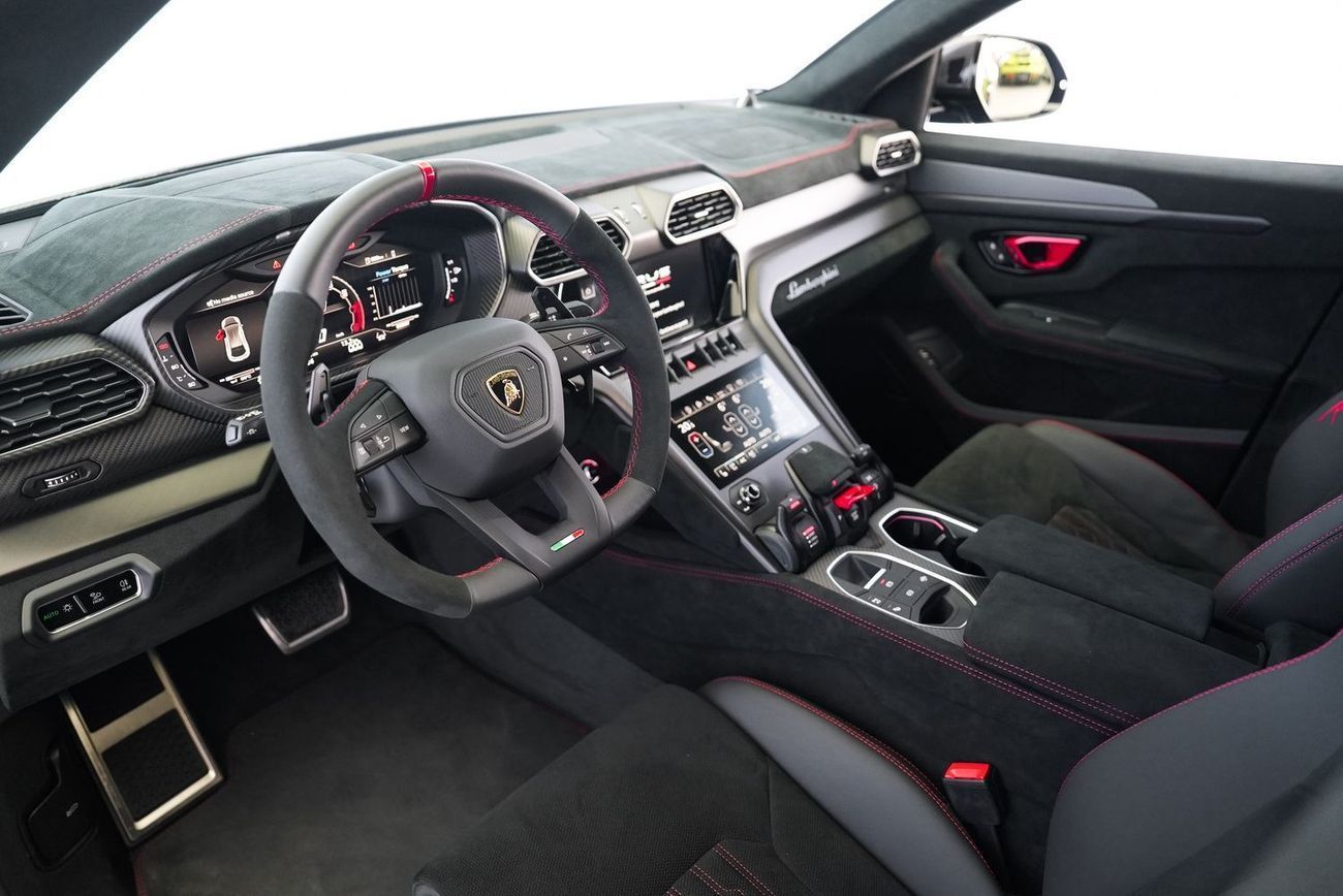 لامبورغيني اوروس 4.0T V8 Performante