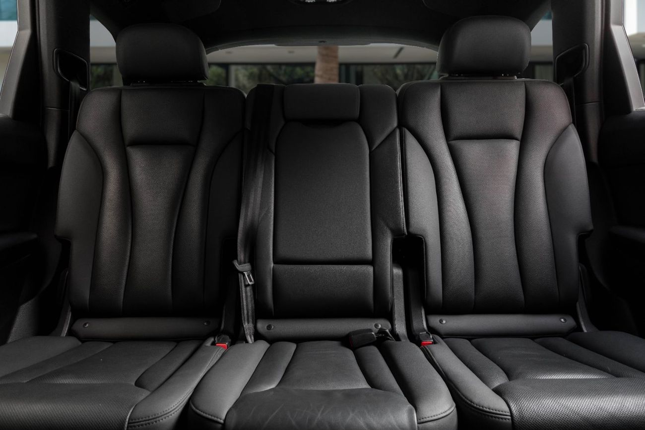 أودي Q7 Q7 S-line | 3,232 P.M | 0% Downpayment | Immaculate Condition!