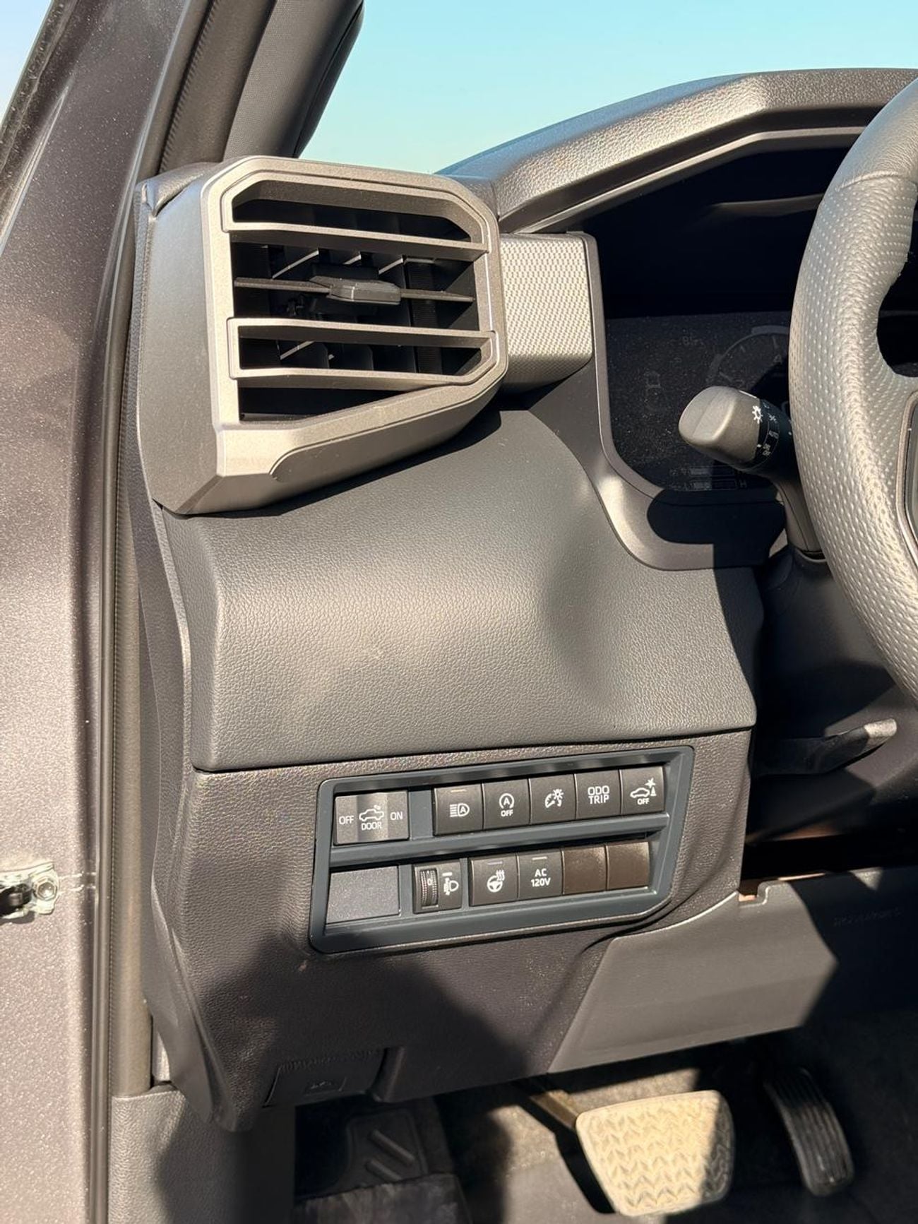 Toyota Tundra Limited edition// panoramic, 360 camera// full option 2025