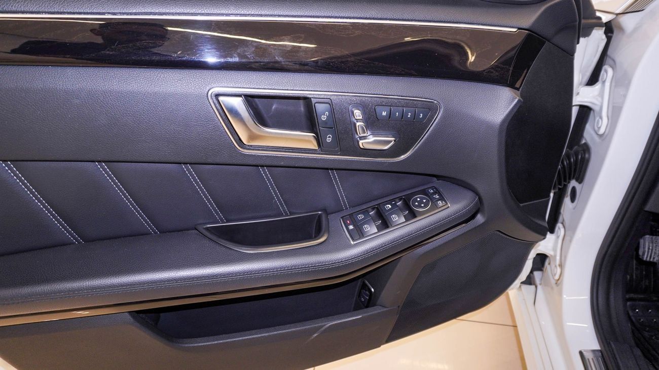 Mercedes-Benz E300 E300