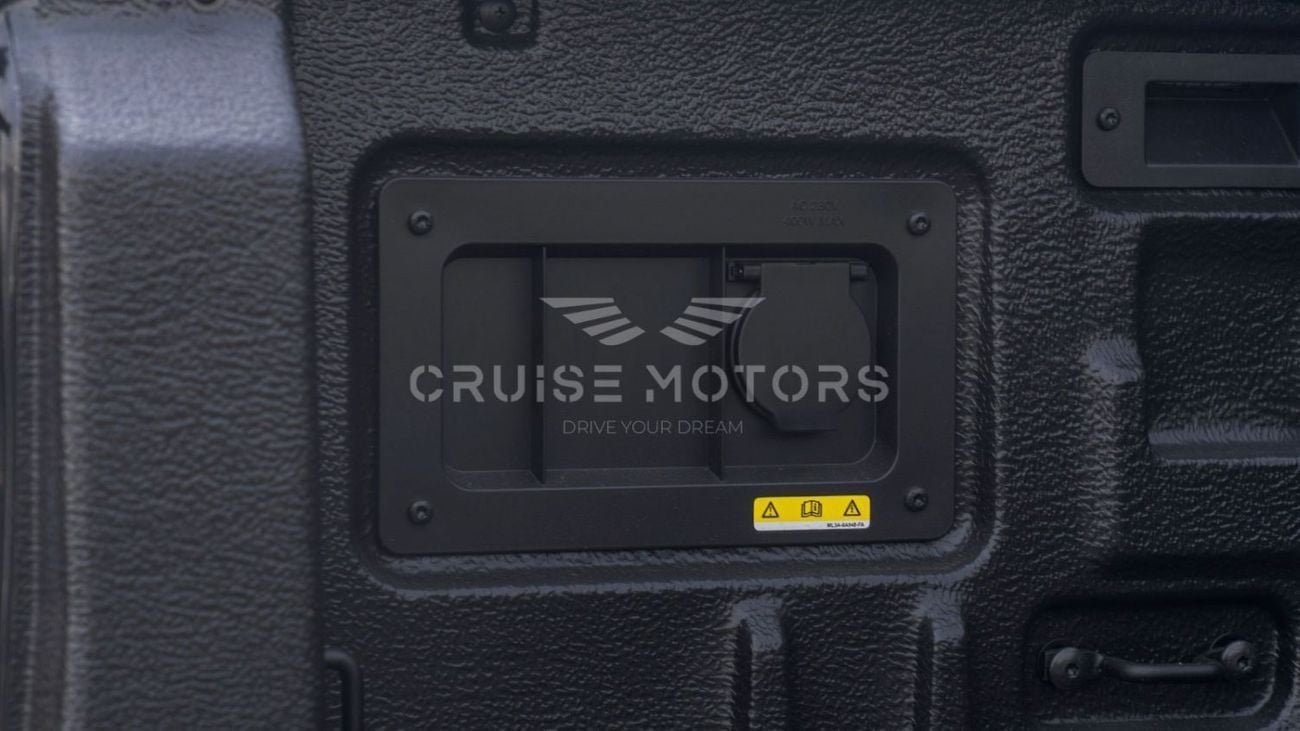 فورد رانجر WILDTRAK 2.0T Diesel - Automatic . Pick Up Truck . Four Wheel Drive . 5 Seats . 4 Doors . Meteor Gre