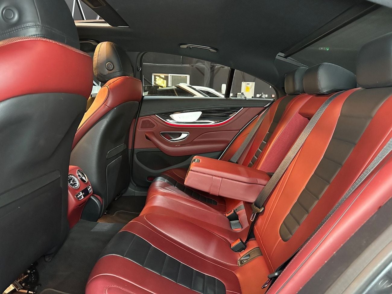 Mercedes-Benz CLS 350 Premium + 2.0L (313 HP) MERCEDES-BENZ CLS350 | GCC | 2023 | UNDER WARRANTY & CONTRACT SERVICE (GARGA