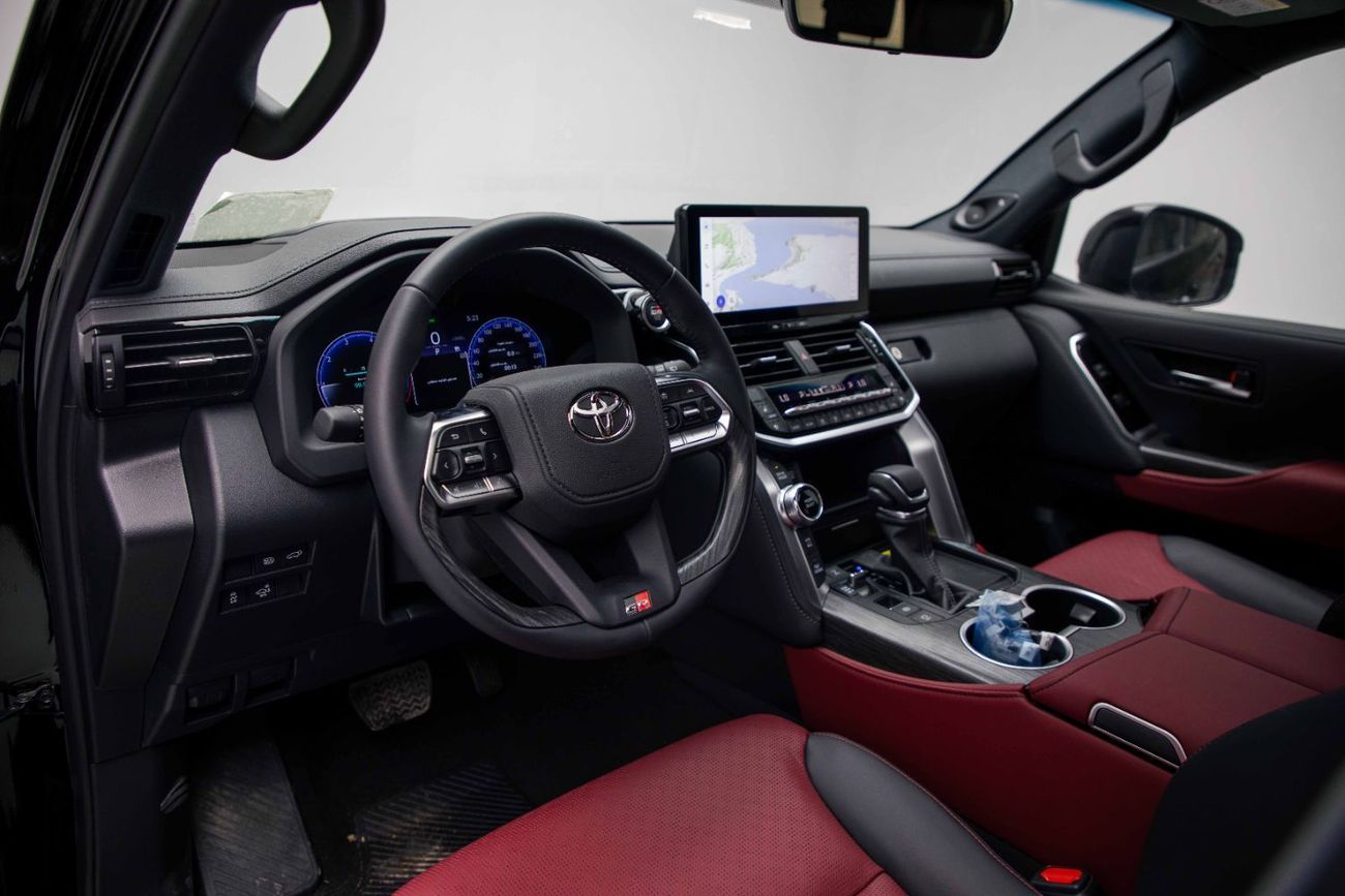 تويوتا لاند كروزر GRS 3.5L - Black Inside Maroon | Export Only