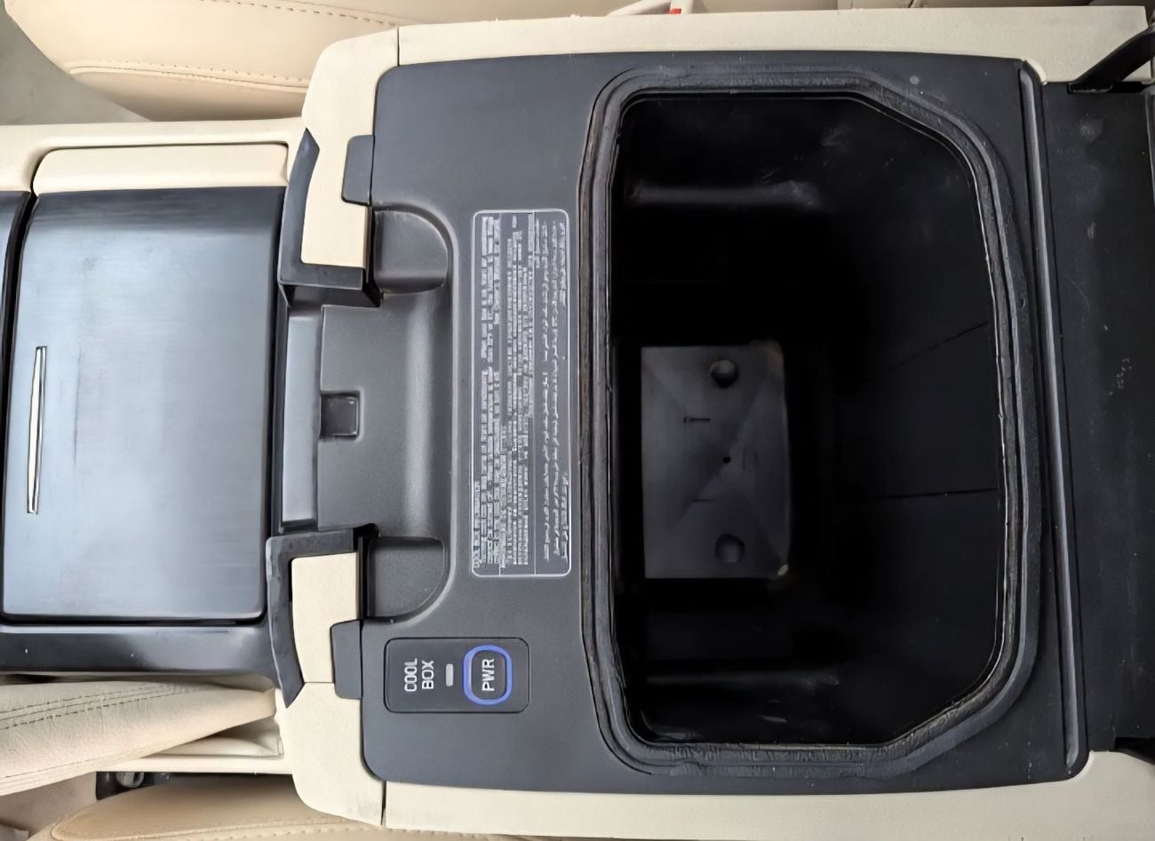 تويوتا لاند كروزر VXR LHD 4.5L 1VD-FTV V8 Diesel Engine Automatic Gear 4WD 7 Seats 5 Doors