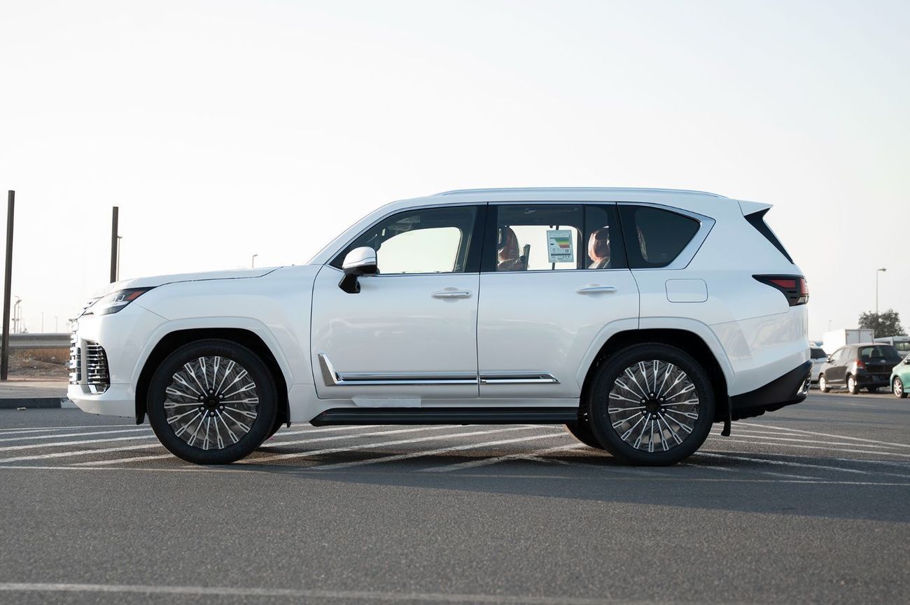 Lexus LX700h VIP 2026 Lexus LX700h VIP 3.5L AT Petrol (White-Orange)