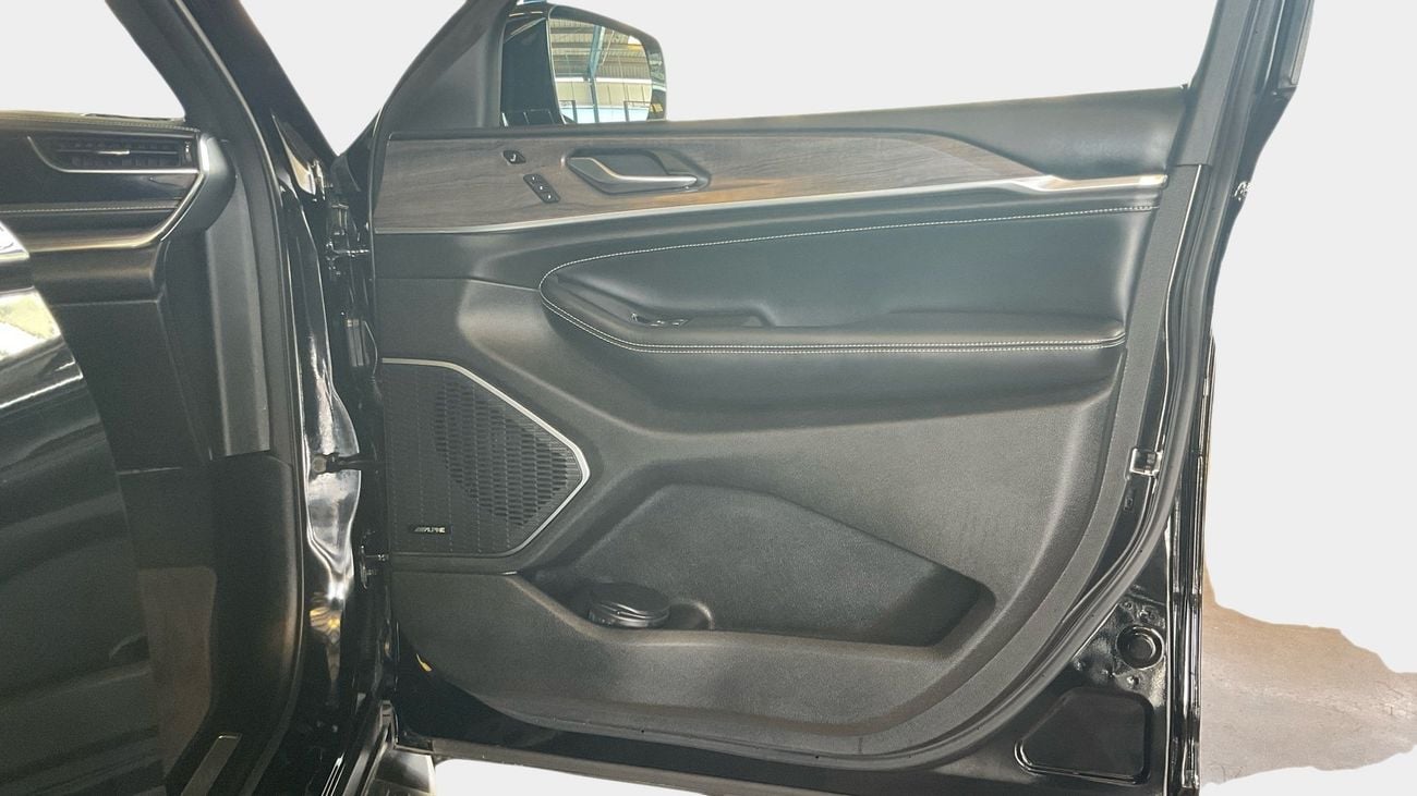 جيب جراند شيروكي 3.6 OVERLAND 2 ROW 4WD AUTO | شامل الضمان | 0 ﺪﻔﻋﺓ ﺃﻮﻟﻯ