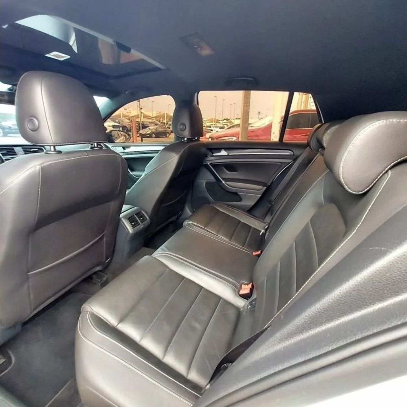 Volkswagen Golf R Sport