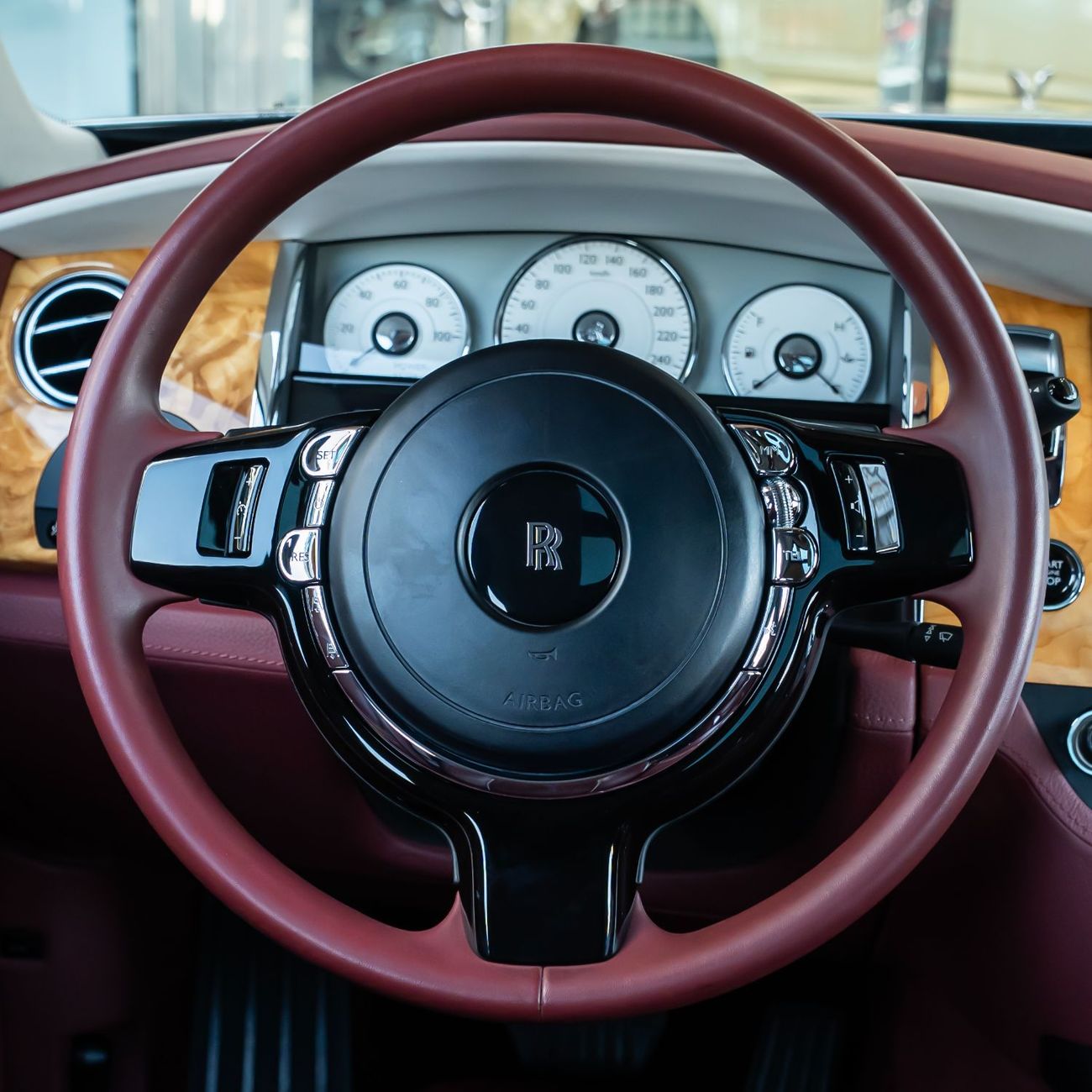 رولز رويس جوست 2015 ROLLS ROYCE GHOST GCC DONE ONLY 48,000KM