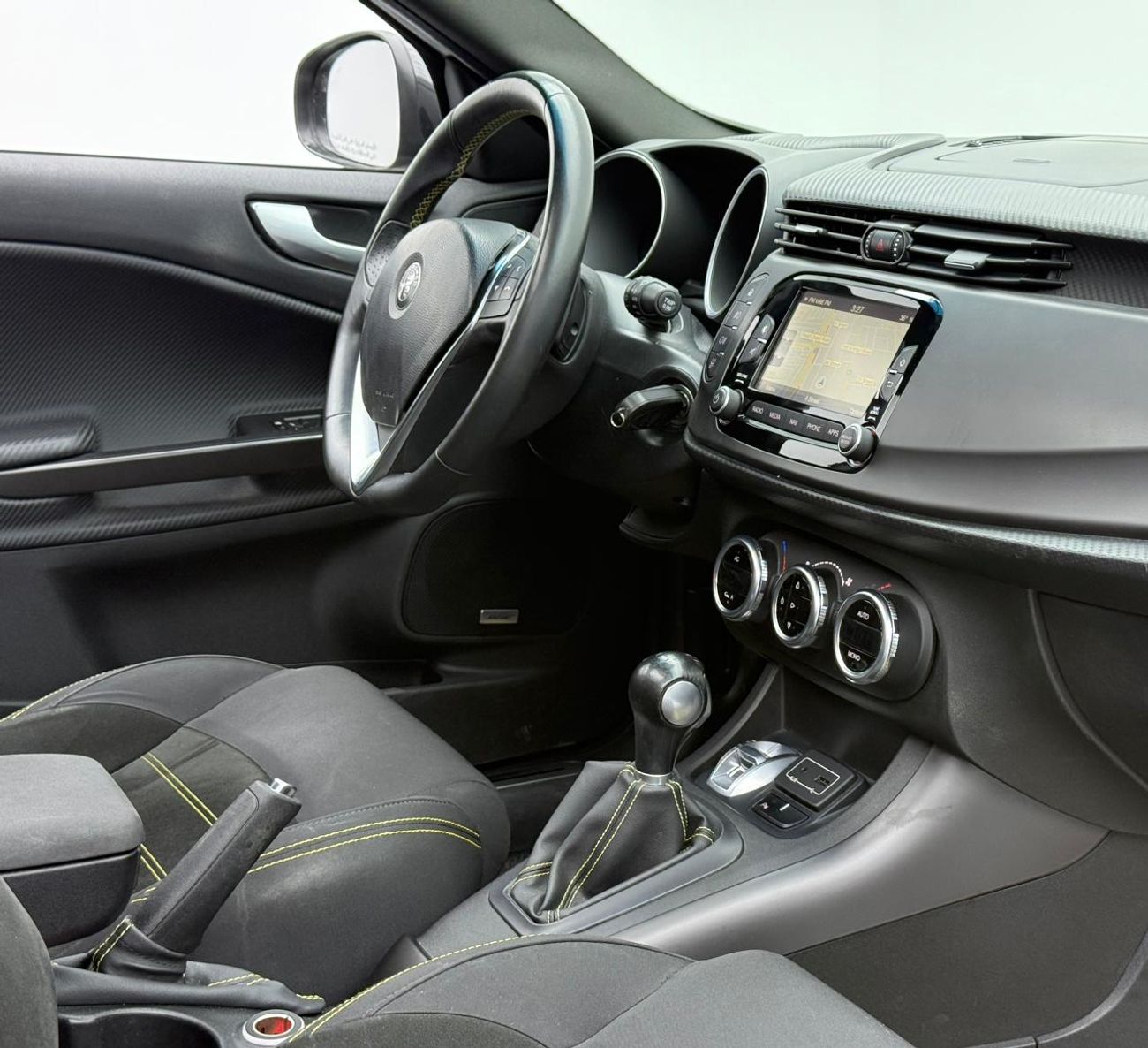 ألفا روميو جوليتا 2021 Alfa Romeo Giulietta VELOCE