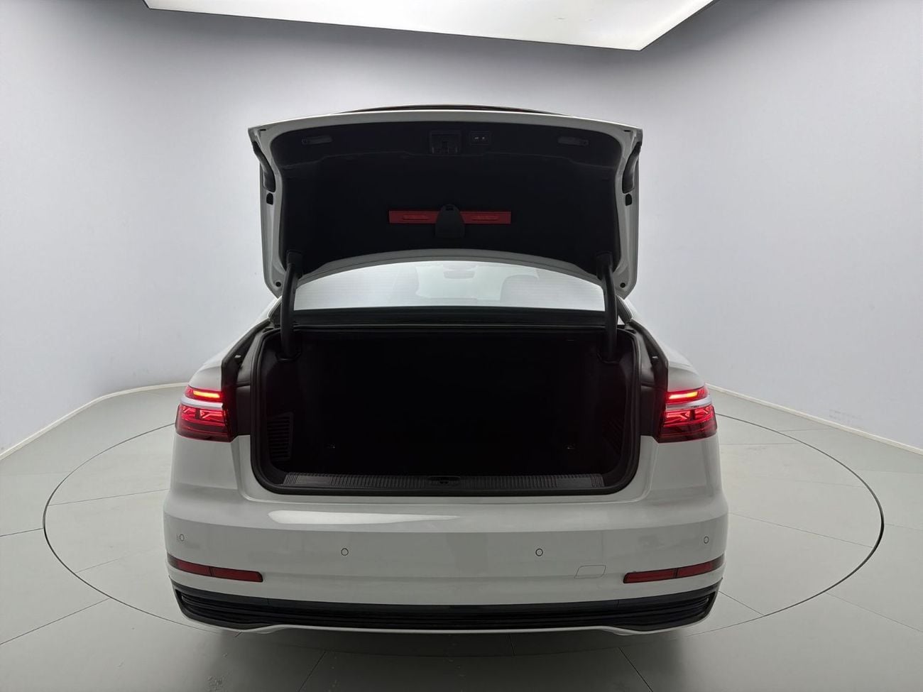 أودي A8 55 TFSI