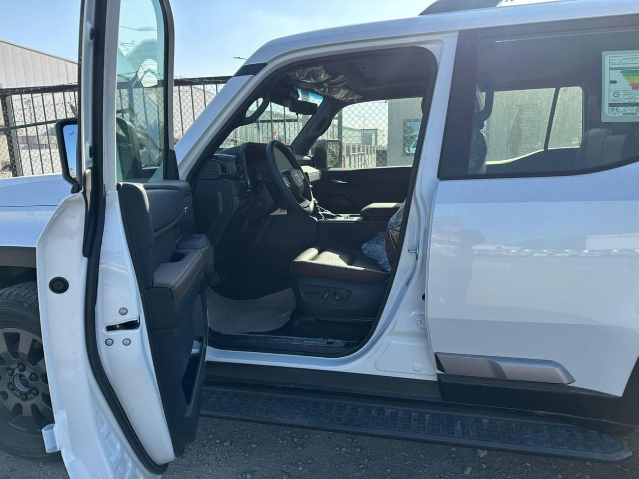 تويوتا برادو VXR Adventure Dual Tone 2.4T