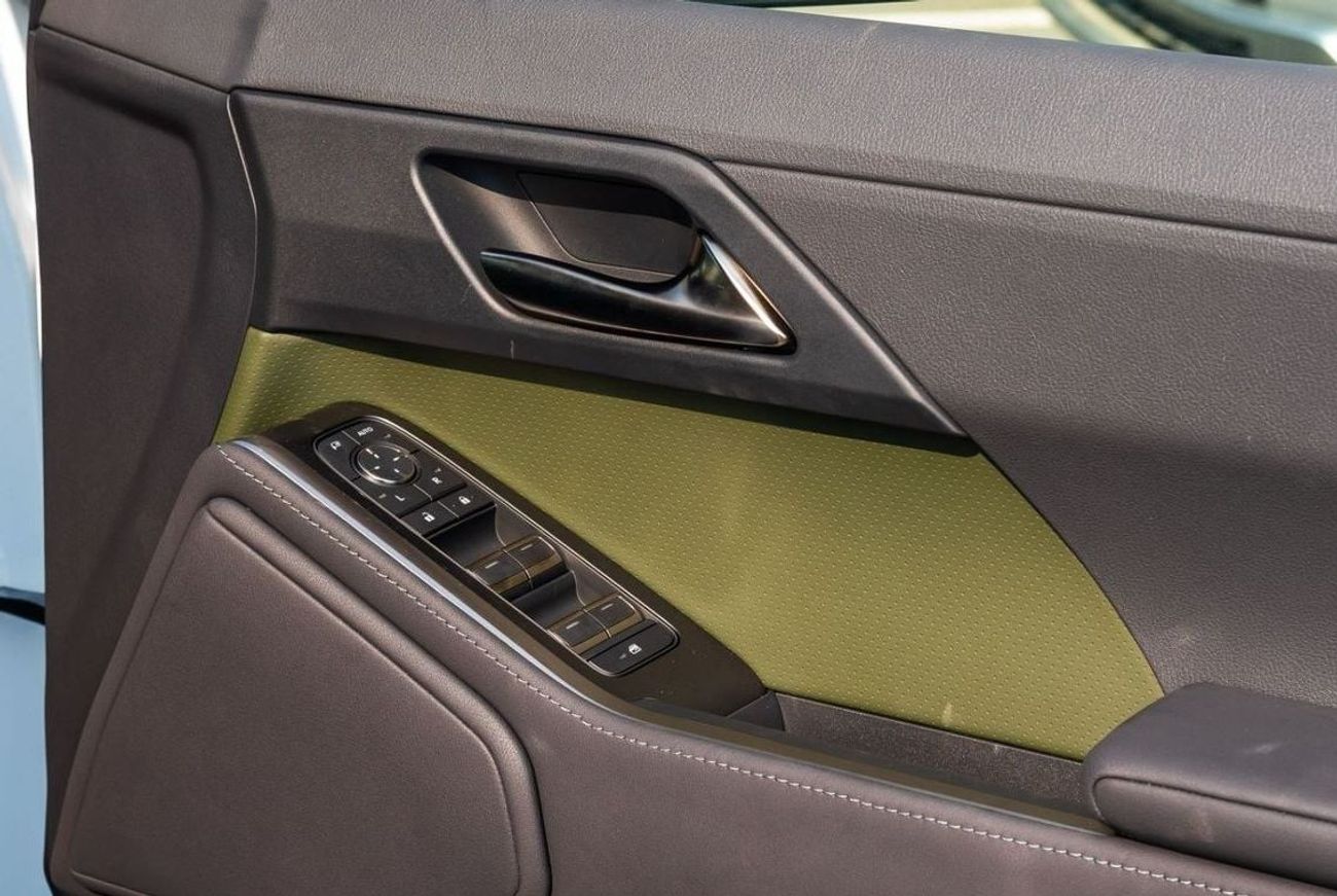 لكزس GX550 OVERTRAIL 2024 - RIGHT HAND DRIVE - EXPORT ONLY, READILY AVAILABLE IN DUBAI