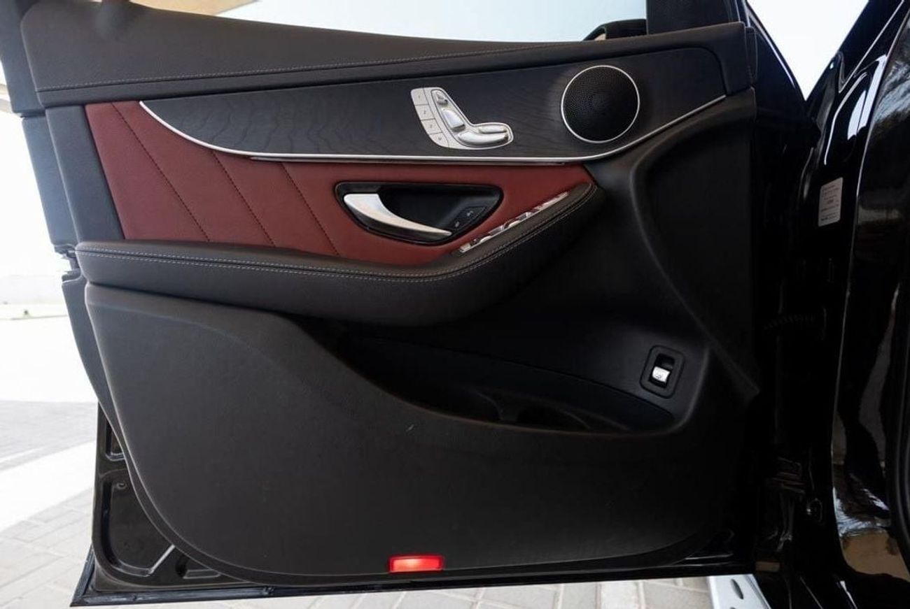 Mercedes-Benz GLC 250 AMG 2.0L Mercedes-Benz GLC250 Coupe AMG 2019 GCC under Warranty with Flexible Down-Payment.