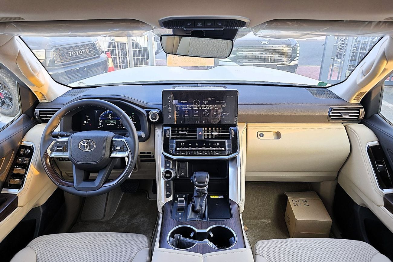 تويوتا لاند كروزر GXR Toyota Land Cruiser LC300 AERO S 4.0L A/T V6 4WD GCC White Color 2026 Model