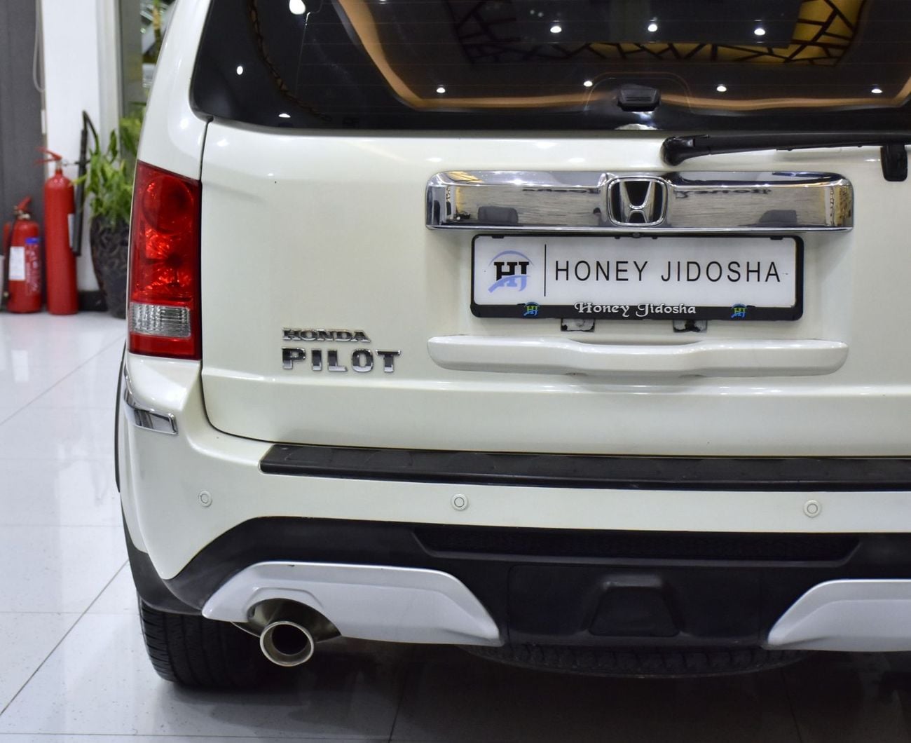 Honda Pilot EXCELLENT DEAL for our Honda Pilot 4WD ( 2015 Model ) in White Color GCC Specs