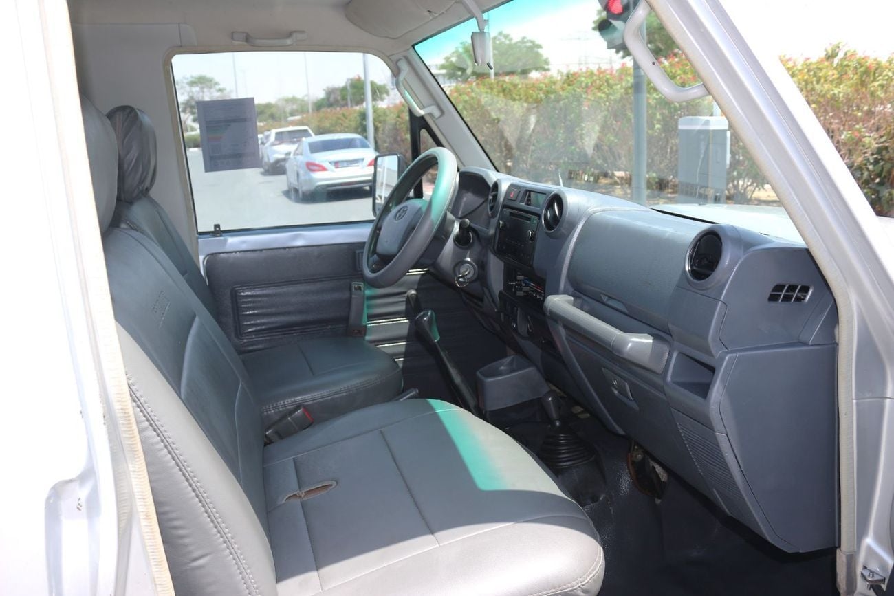 Toyota Land Cruiser Pick Up TOYOTA LAND CRUISER PICKUP 2010 DIESEL MANUAL GEAR GULF SPACE 4X4