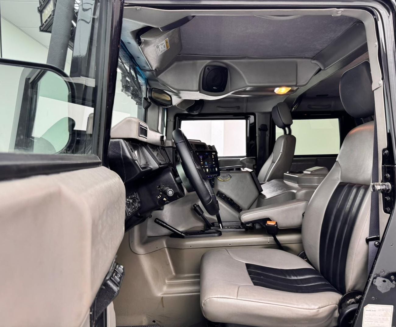 Hummer H1 STD 2002 Hummer H1, Apple CarPlay, Android Auto, Excellent Condition, American Specs