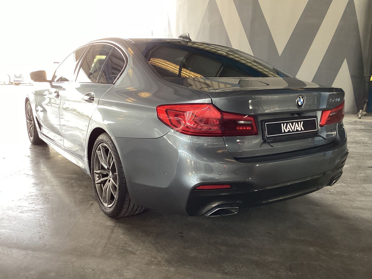 بي أم دبليو 520i M Sport | Carnival Sale • UP TO AED 20,000 OFF | شامل الضمان | 0 ﺪﻔﻋﺓ ﺃﻮﻟﻯ