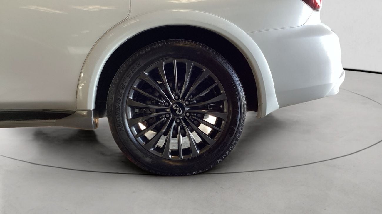 Infiniti QX80 LUXE SENSORY PROACTIVE 5.6 SENSORY AUTO 4WD 8 SEATS | Guaranteed Warranty | 0 Down Payment