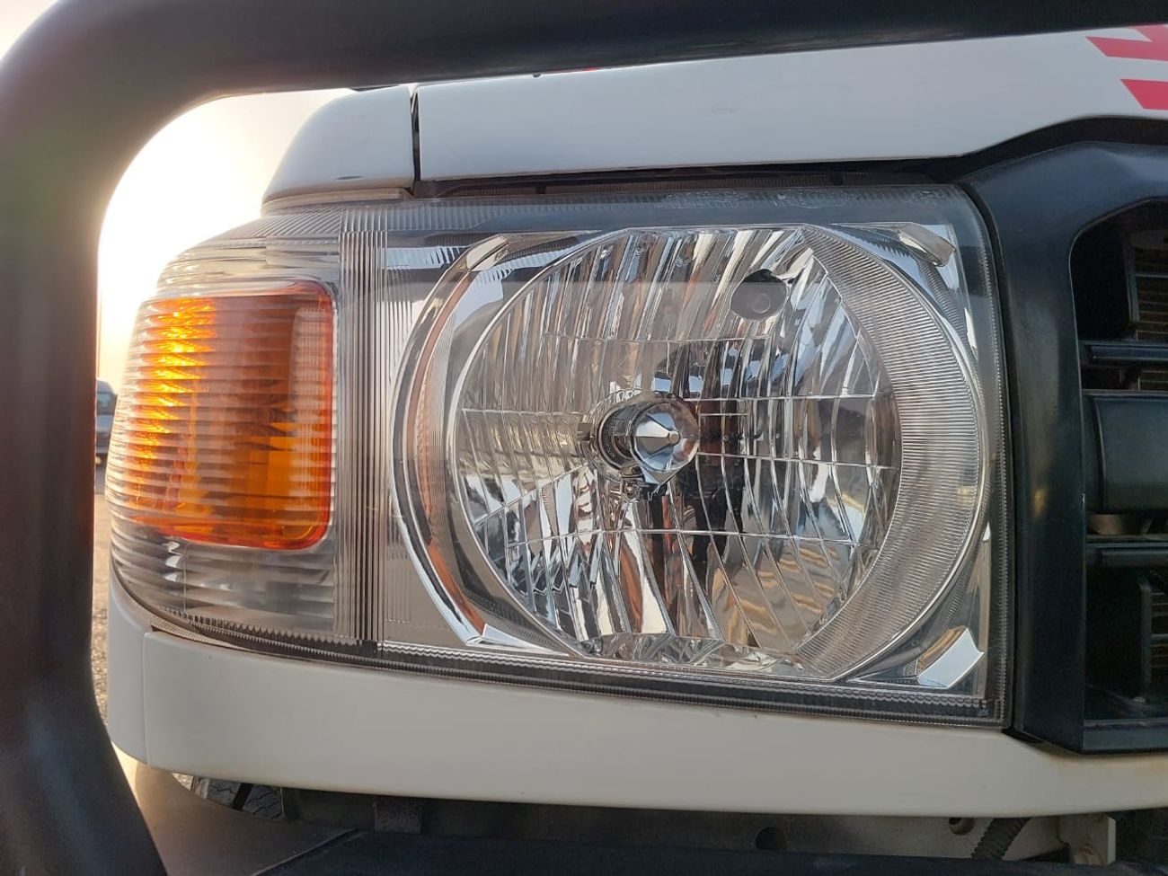 Toyota Land Cruiser TOYOTA LAND CRUISER AMBULANCE SUV RHD 2017 MODEL 4.5 L DIESEL MANUAL(PM07499)