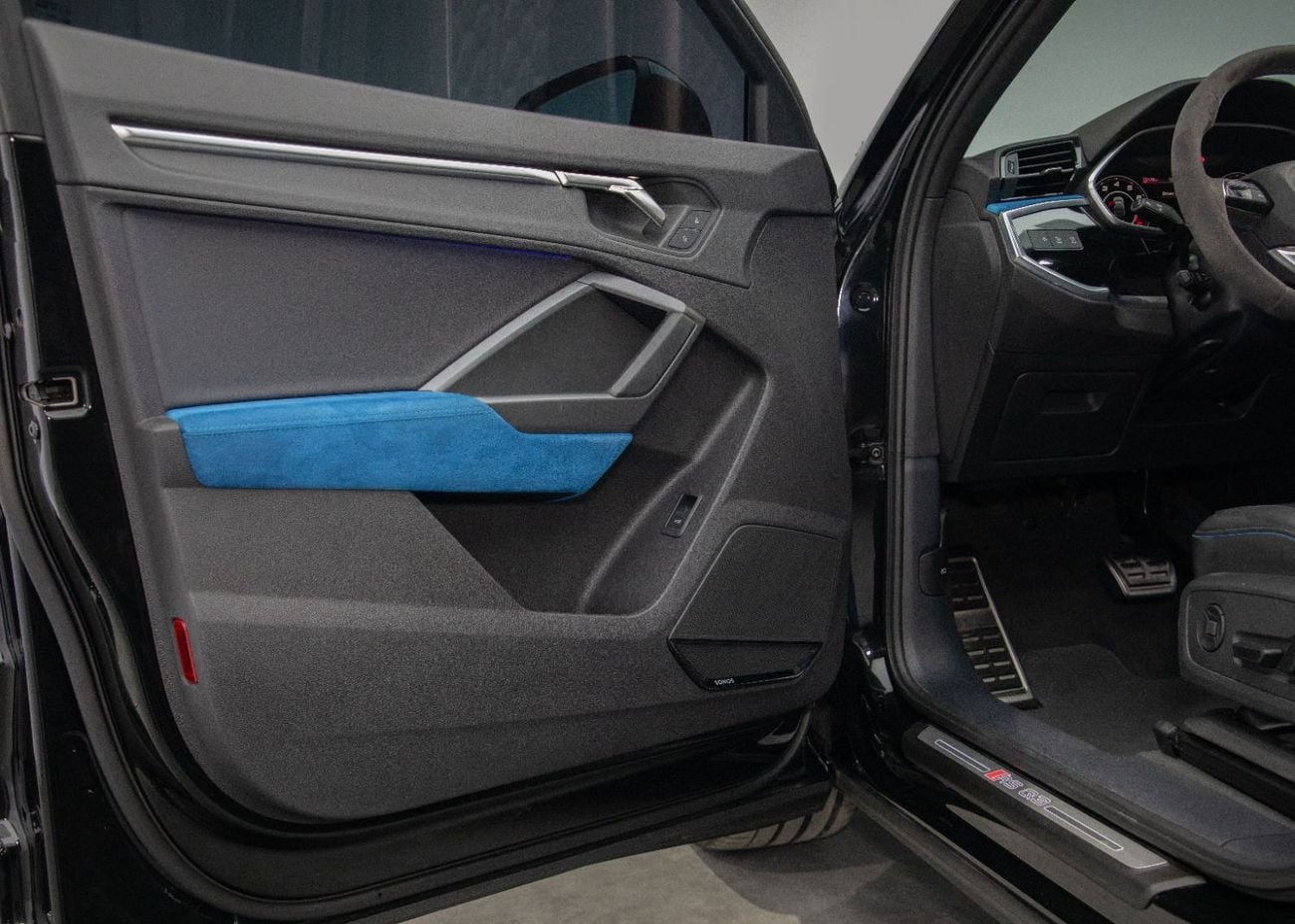 أودي RSQ3 Sportback TFSI quattro 2.5L