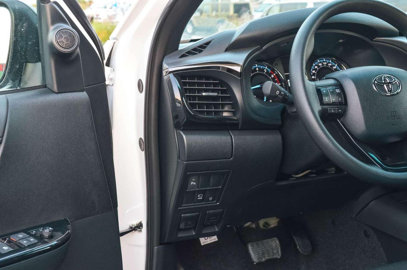 Toyota Hilux TOYOTA HILUX ADVENTURE 4.0L V6 AT 4WD PICKUP 2025