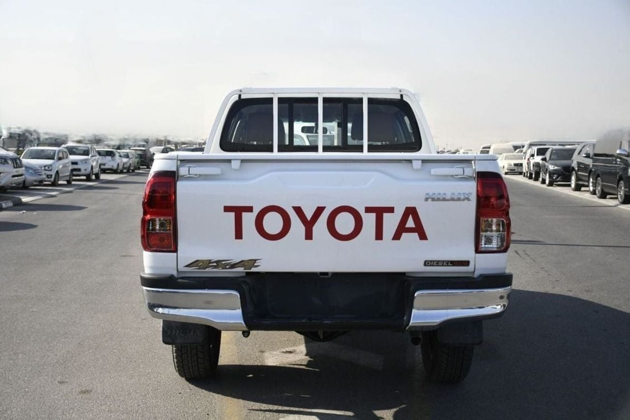 تويوتا هيلوكس SGLX TOYOTA HILUX 2.4 DSL 4x4 DC MANUAL TRANSMISSION