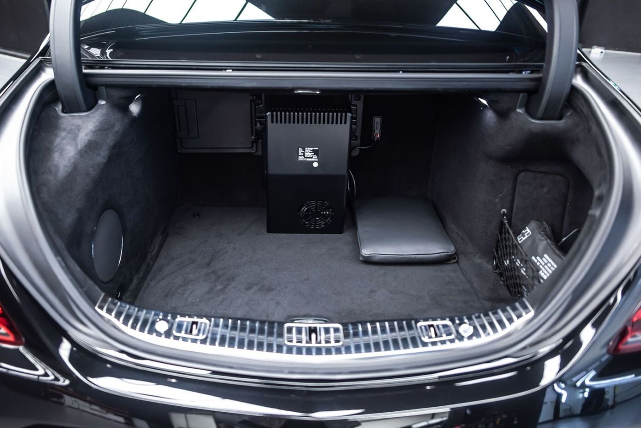 Mercedes-Benz S 65 AMG Mercedes-AMG S 65 Sedan (Long Wheelbase) V12 BiTurbo AMG Final Edition