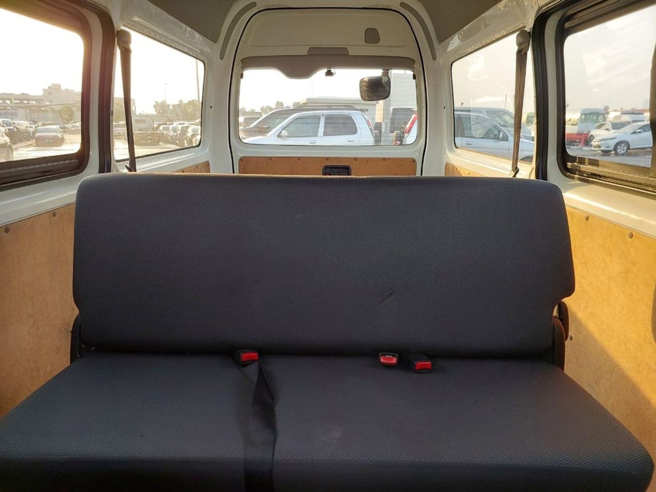 Toyota Hiace 2016 TOYOTA HIACE VAN RHD 3.0 L DIESEL AUTOMATIC (PM94354)