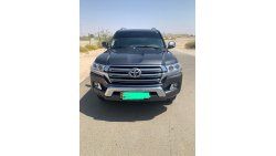 Toyota Land Cruiser التواصل 0561127779  ....GX.R 5.7