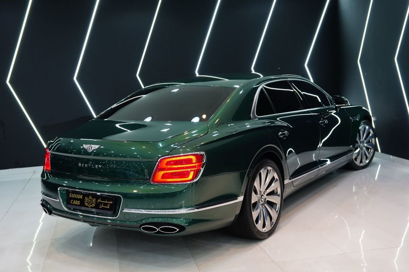 Bentley Flying Spur 2022 Bentley Flying Spur V8, Mulliner Driving Specs, Rare Green, Rear Touchscreen!!