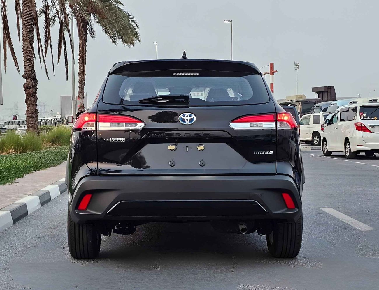 تويوتا كورولا كروس 2.0L V4 HYBRID, PUSH START, MID OPTION WITH SUNROOF (CODE# 68014)