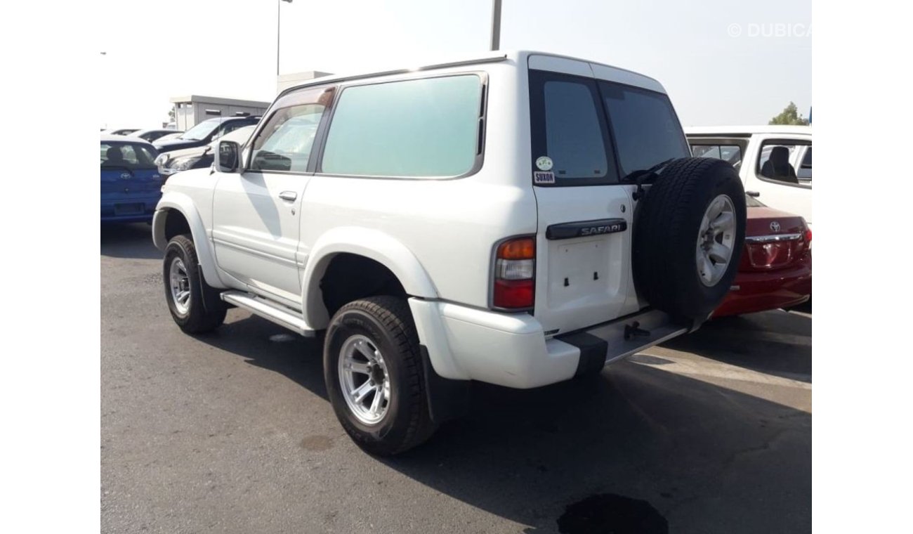 Nissan Patrol Safari Nissan Safari RIGHT HAND DRIVE (Stock no PM 355)