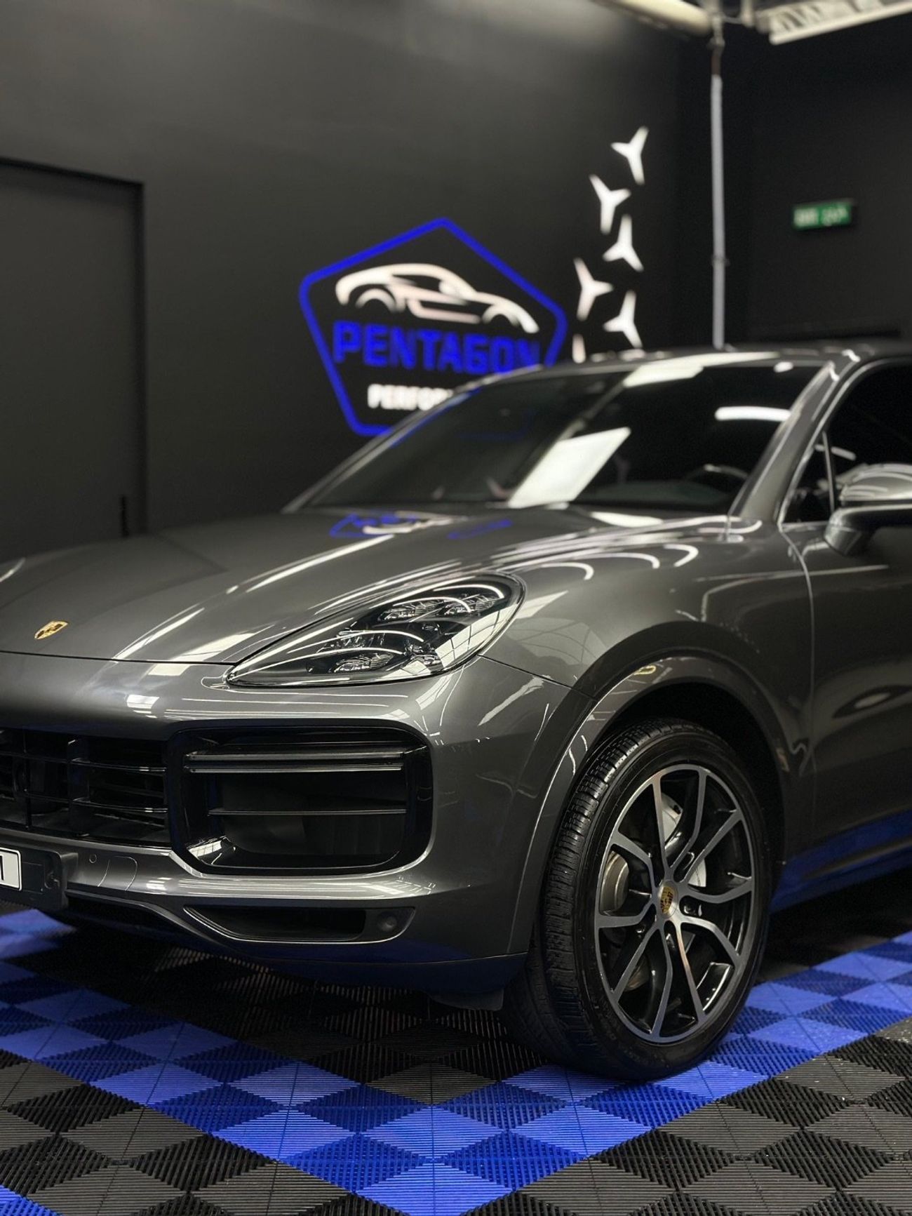 Porsche Cayenne Turbo 4.0L (545 HP)