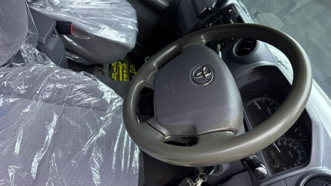 Toyota Land Cruiser Pick Up RIGHT HAND VEHICLE ONLY FOR EXPORT 4.5L