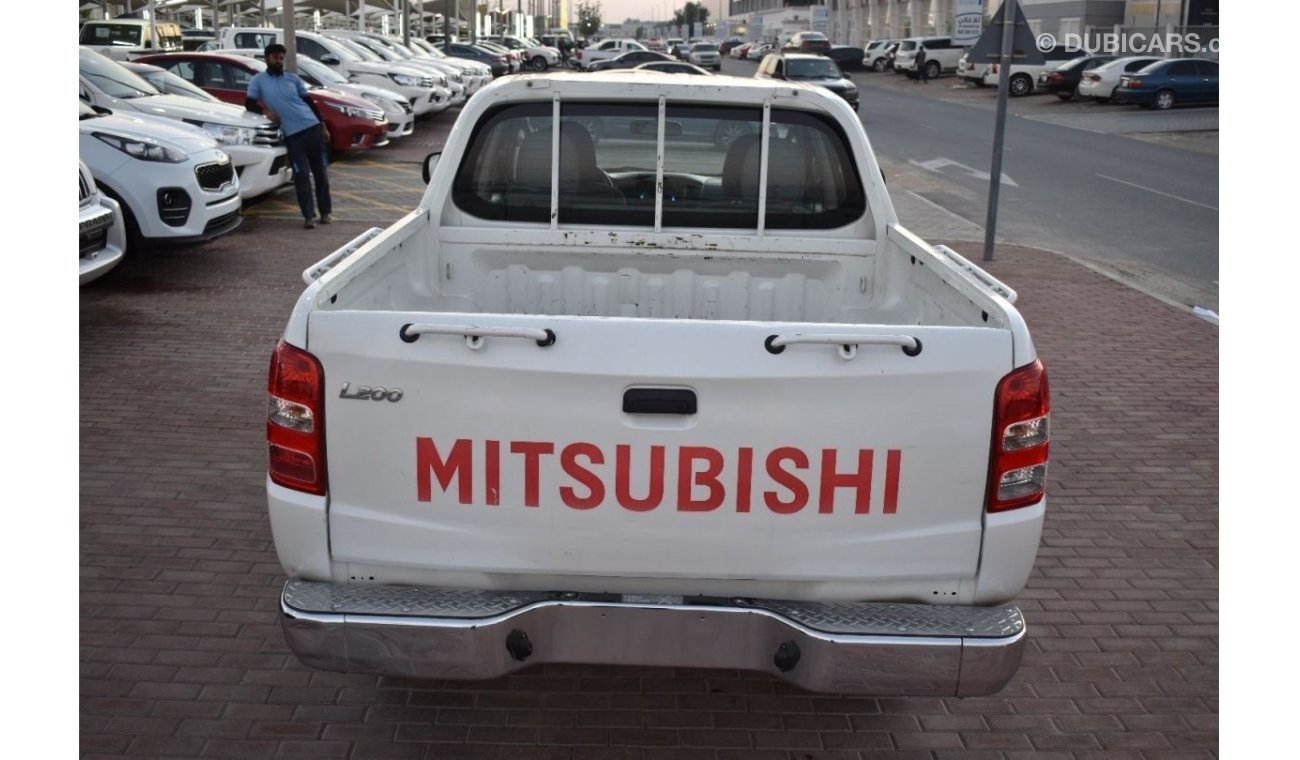 Mitsubishi L200 2017 | MITSUBISHI L200 2.4L 4WD PETROL DOUBLE CABIN 4-DOOR PICKUP | MANUAL TRANSMISSION |GCC | SPECT