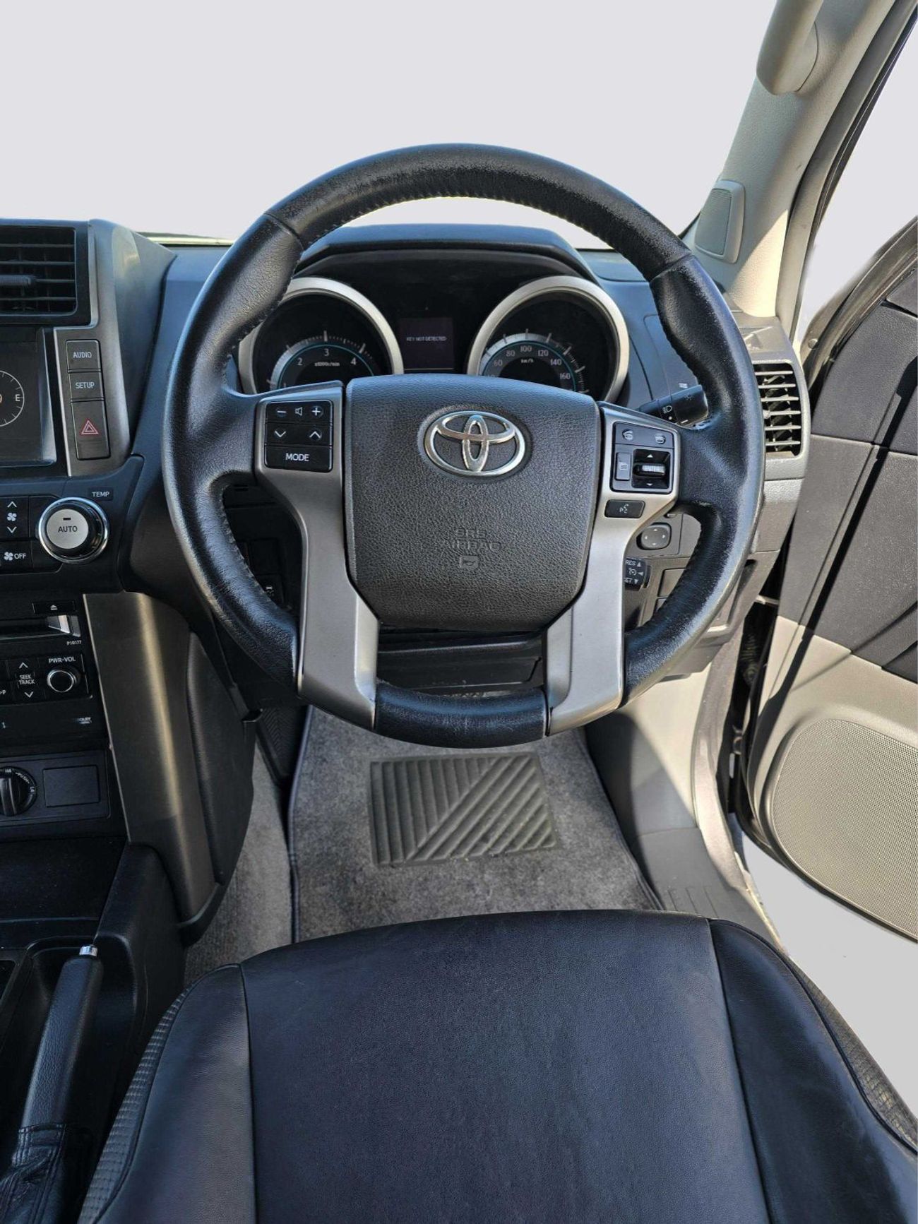 Toyota Prado 4x4 Diesel 2.8L Right Hand Drive (Export only)