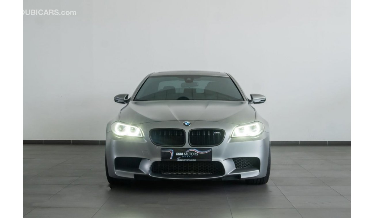 بي أم دبليو M5 2015 BMW M5 30 Jahre Limited Edition