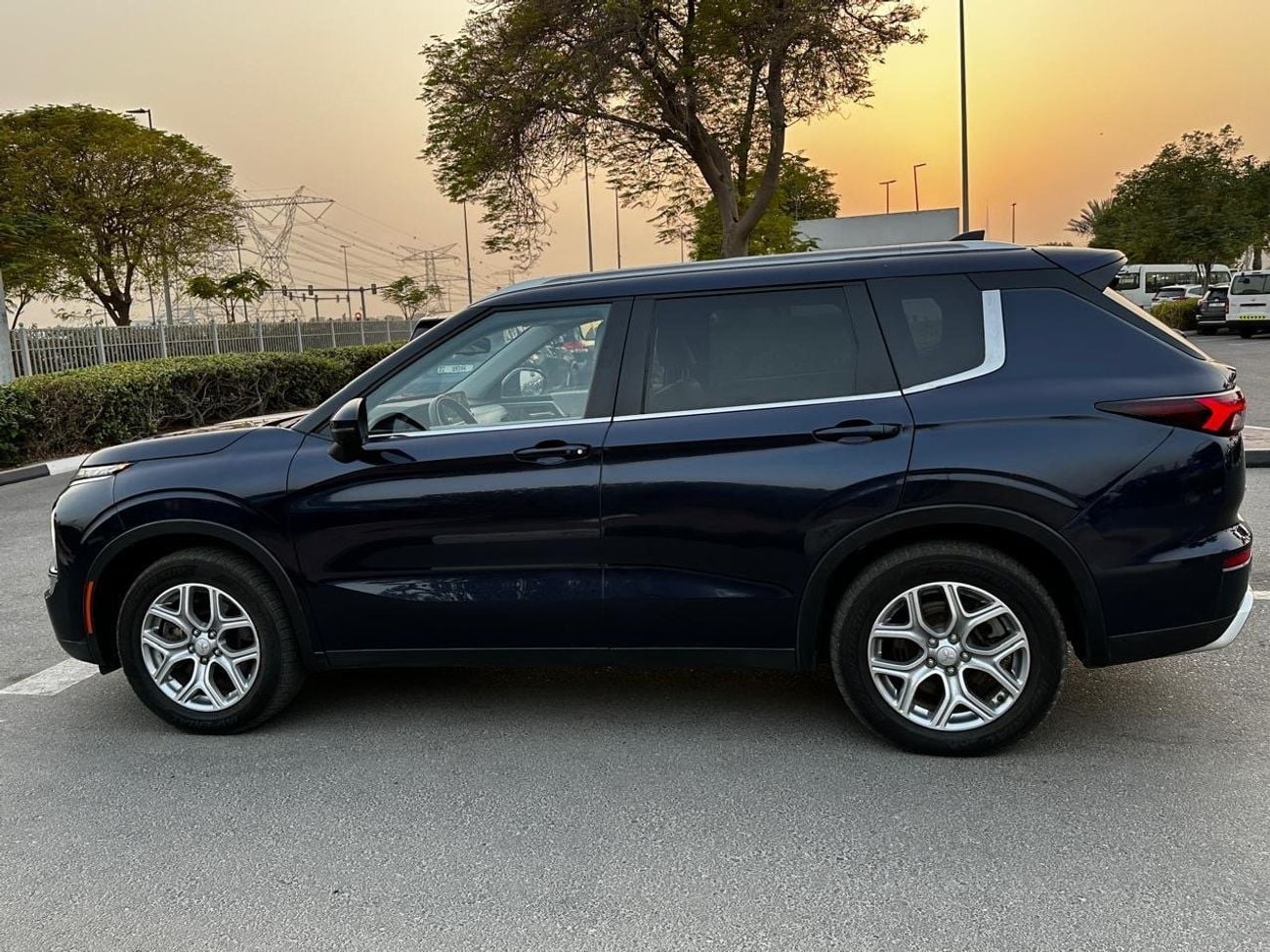 ميتسوبيشي آوتلاندر Premium Limited 2.5L