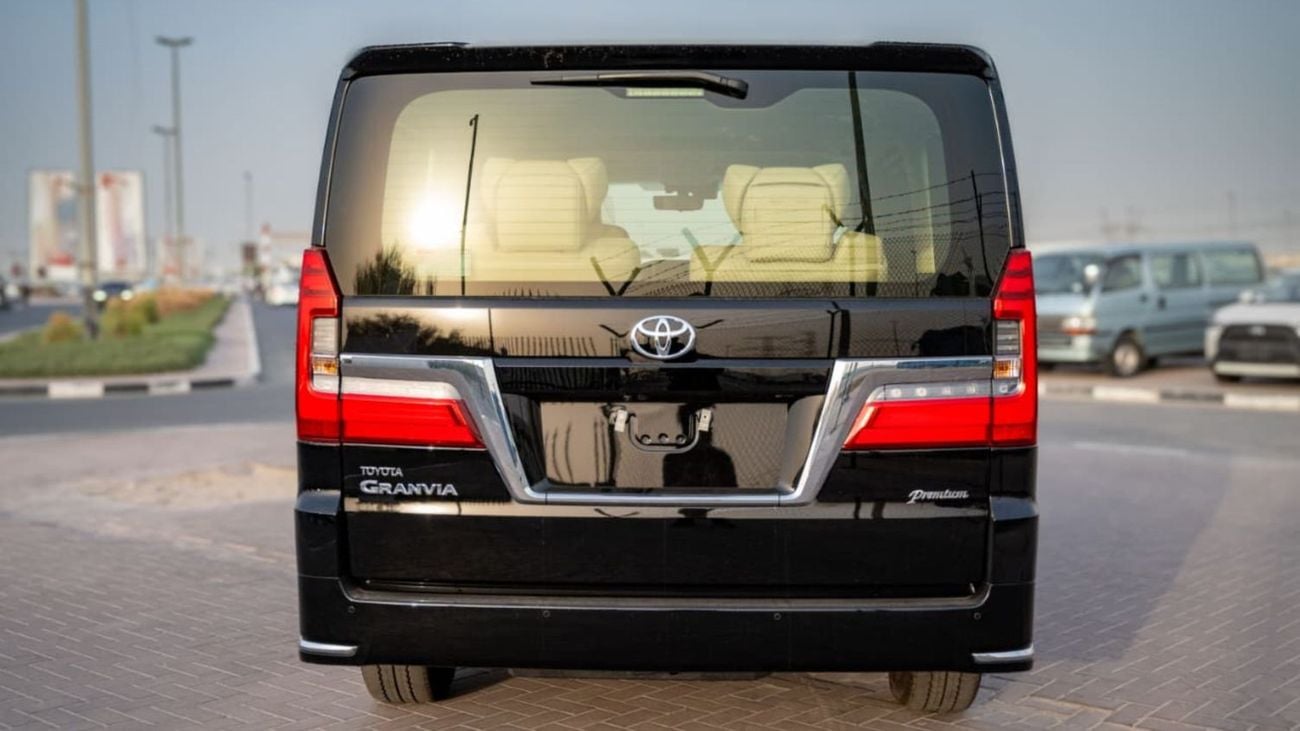 تويوتا جرافينا 2.8L, 4-Cylinder Turbo Diesel - Automatic - 6 Seater - 5 Door - RWD