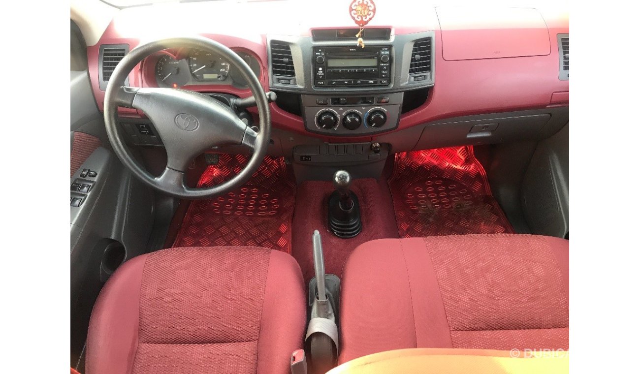 Toyota Hilux 2013 2.7