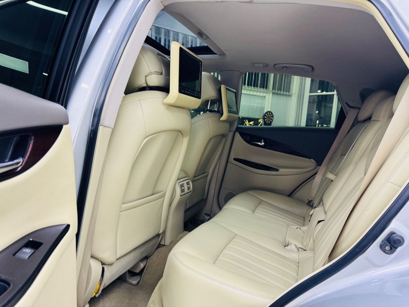 إنفينيتي QX50 Luxury 3.7L 4WD